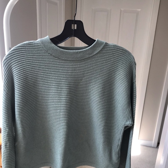 Dynamite Women’s Sweater - Picture 7 of 7